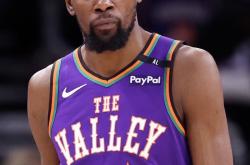 开云体育在线-爵士完胜美国男篮，杜兰特打破历史纪录