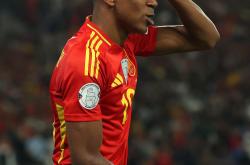 开云体育中国-波兰血洗阿森纳，范佩西完成帽子戏法