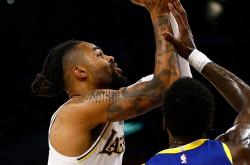 开云体育登录-BRO强势G2，Inspired三分雨点燃全场的简单介绍