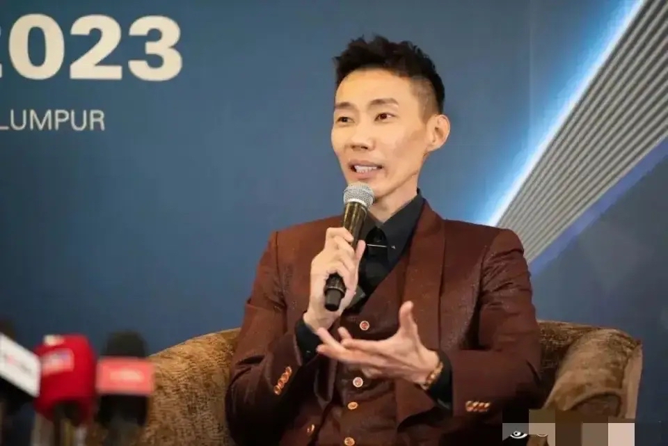 泰国羽毛球队绝地反击韩国羽毛球队,李宗伟制霸全场的简单介绍 泰国羽毛球队绝地反击韩国羽毛球队,李宗伟制霸全场的简单介绍