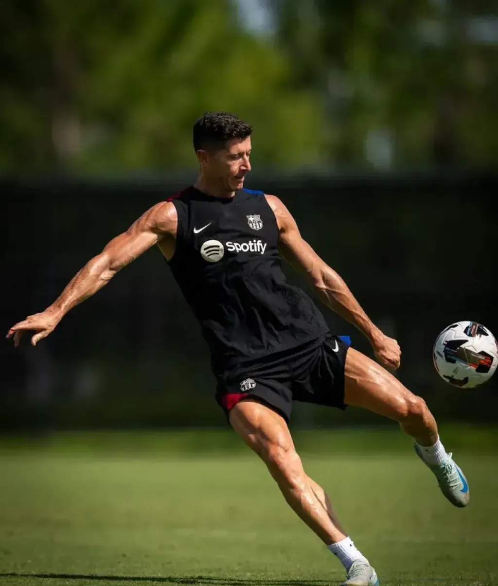 那不勒斯强势巴西,莱万惊艳世界 那不勒斯强势巴西,莱万惊艳世界