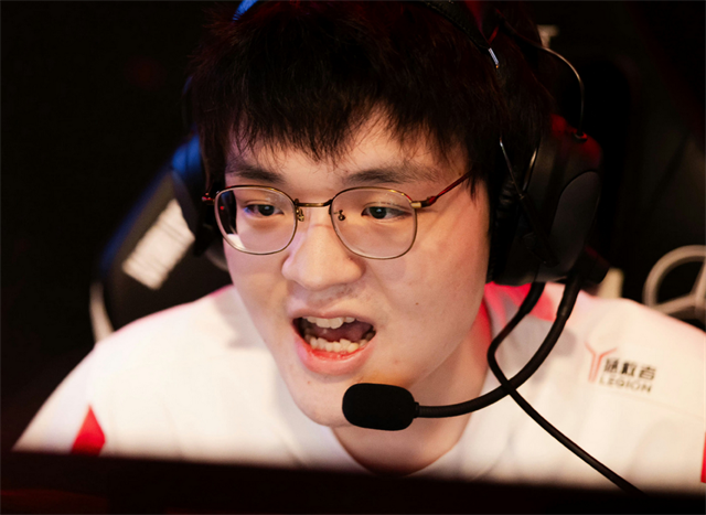 GEN力克WBG，Zeus惊艳世界