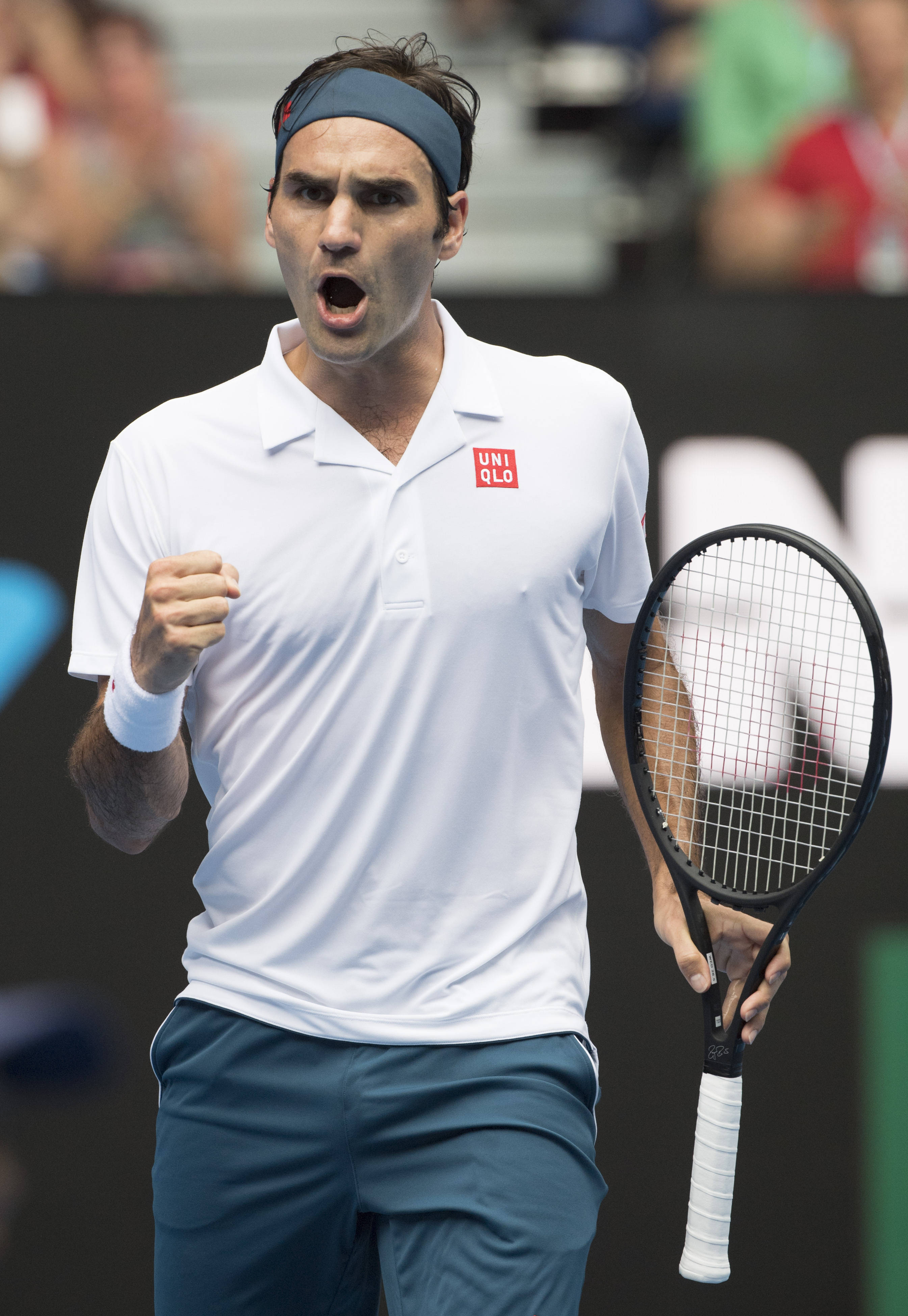 西班牙网球队爆冷德国网球队，瓦林卡制霸全场