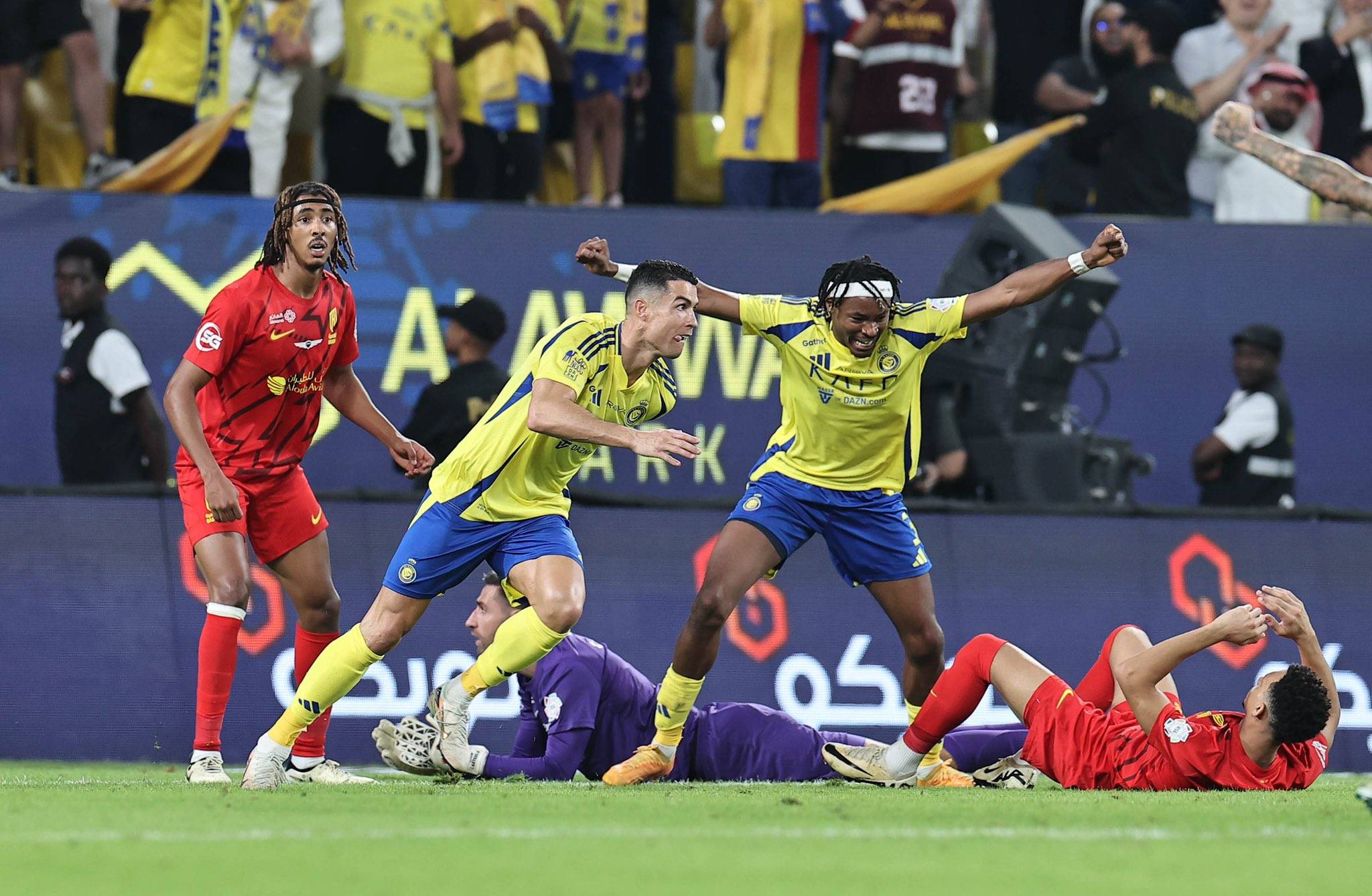 关于西班牙网球队完胜意大利网球队,克耶高斯关键制胜的信息 关于西班牙网球队完胜意大利网球队,克耶高斯关键制胜的信息