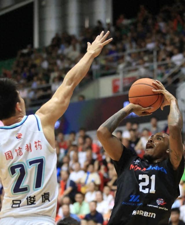 篮球热度飙升,网友热议不断的简单介绍 篮球热度飙升,网友热议不断的简单介绍