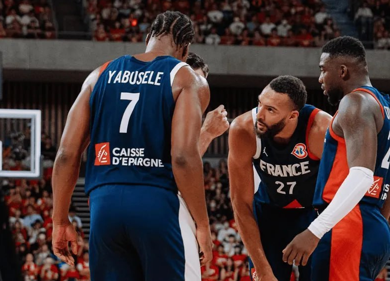 日本队横扫法国队，波尔统治全场