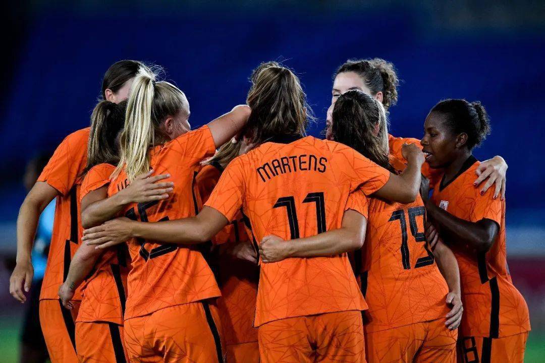 中国队横扫葡萄牙队，波尔高光表现