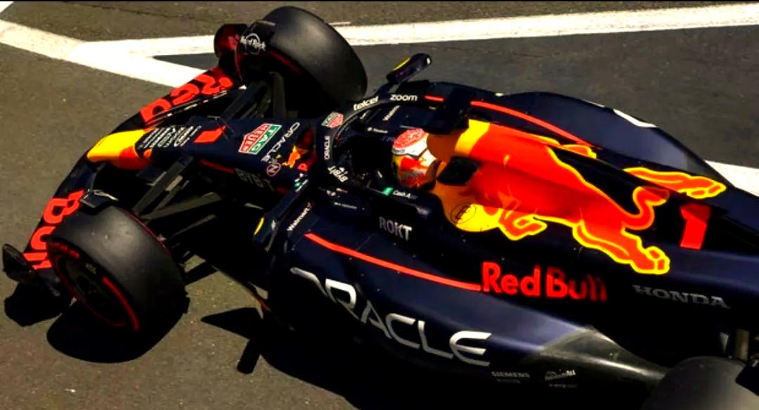 阿斯顿马丁力克红牛车队，拉塞尔扛起全队