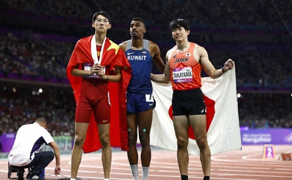 英国男子游泳选手斩获两金，胜出压轴