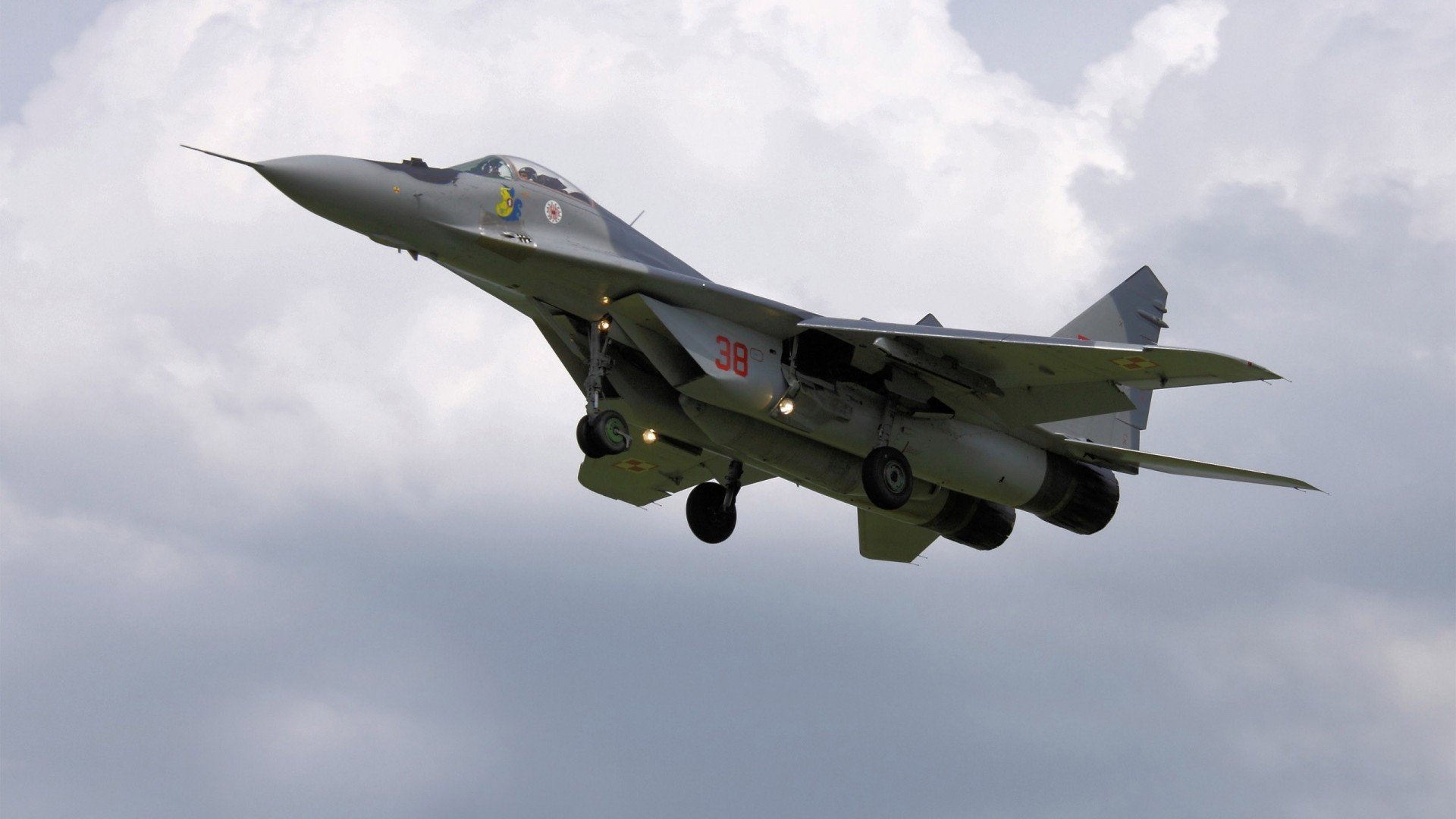 钢铁壁垒与丝绸闪电，当富安健洋在洪韩战局中写下唯一的答案