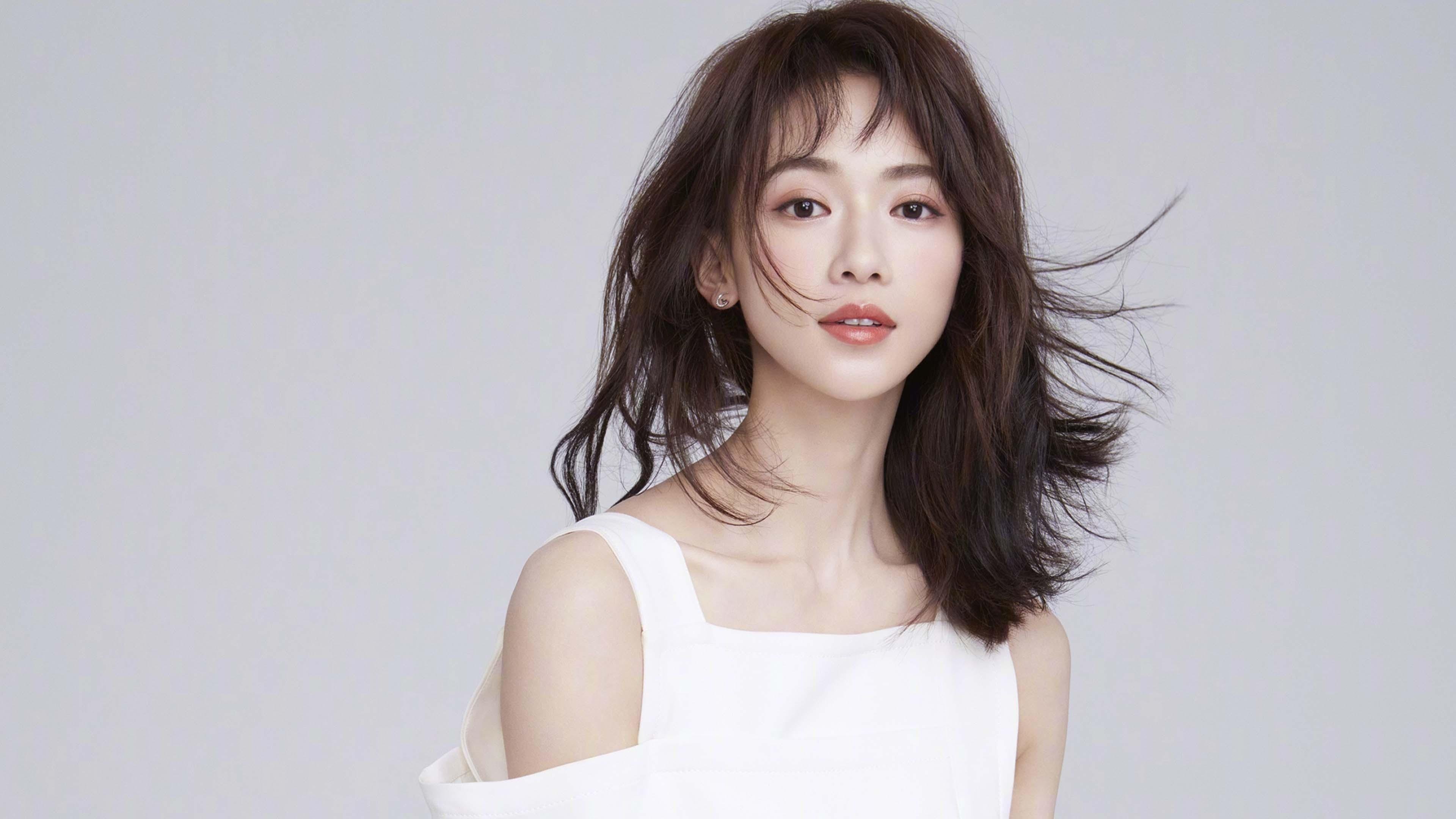 蓝色火焰与金色箭头,哥伦比亚小将萨内奥运关键战接管全场击溃曼城U23