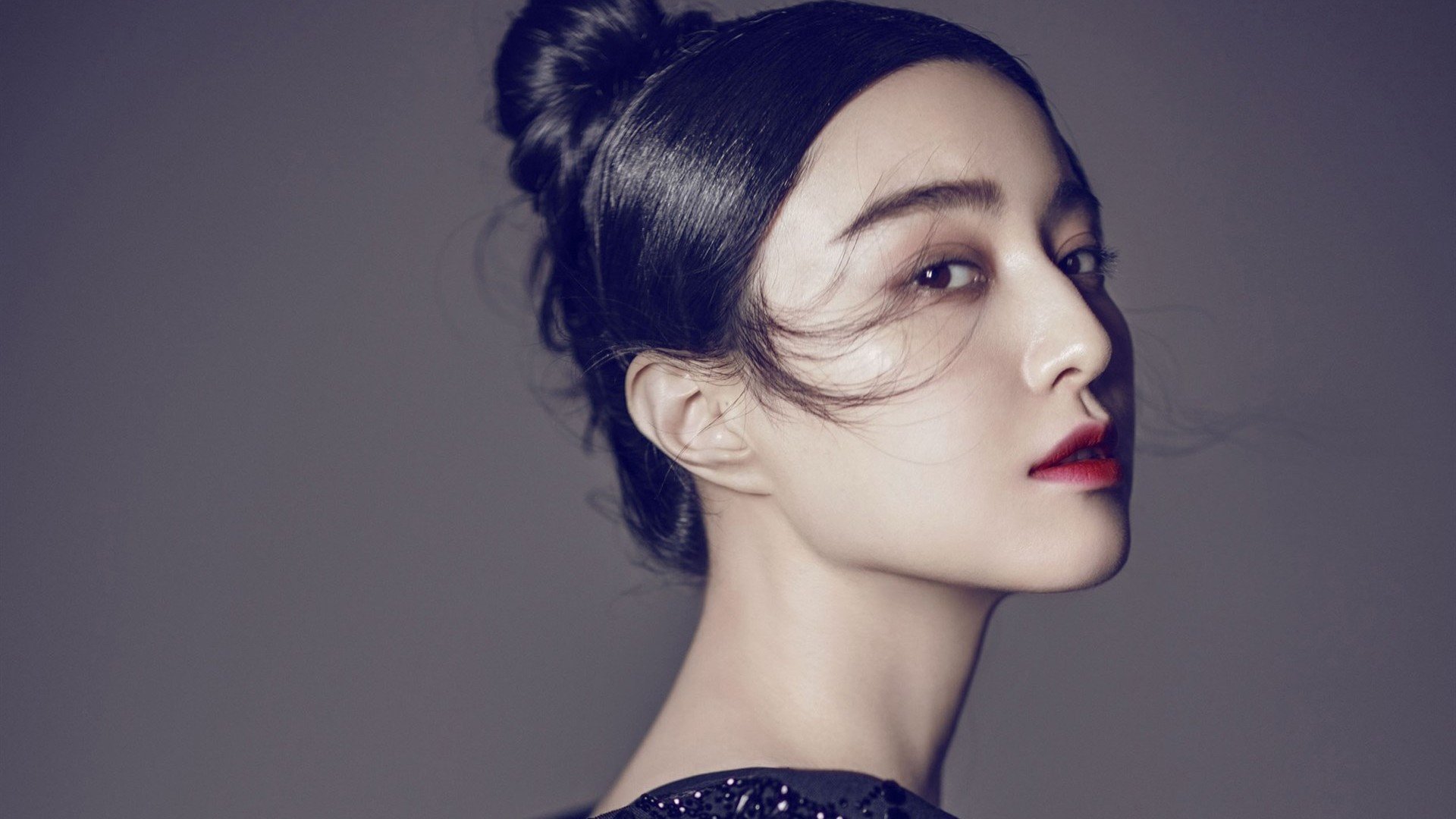 奥斯梅恩巴黎引爆巨星时刻，单节风暴击碎英格兰防线