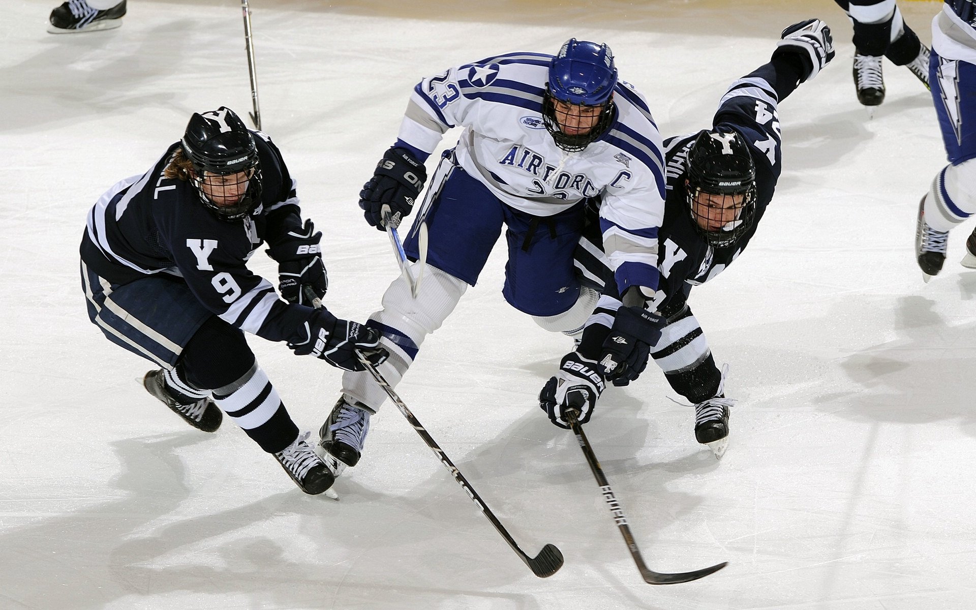 高原冰火，当冰封杀手在戈壁上点亮唯一的光