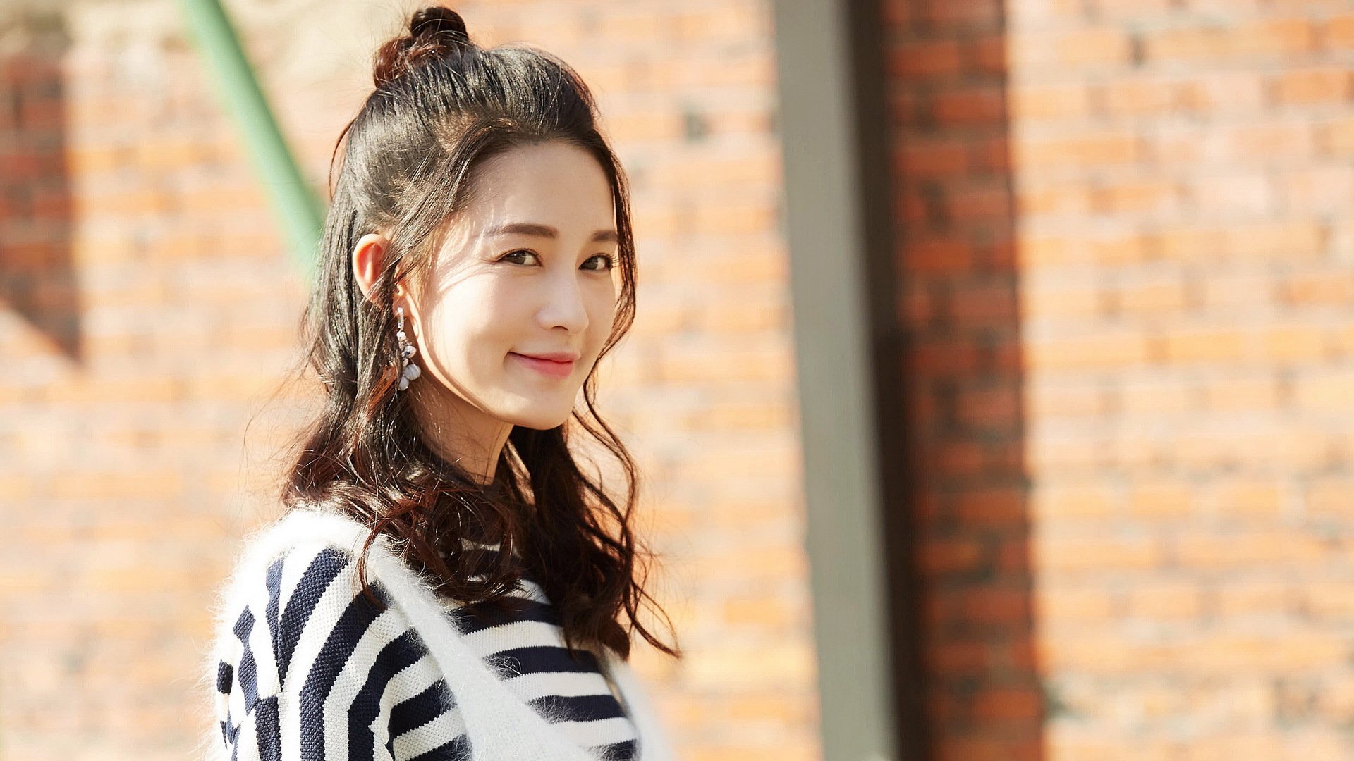 利拉德演绎关键先生,鹈鹕轻取独行侠