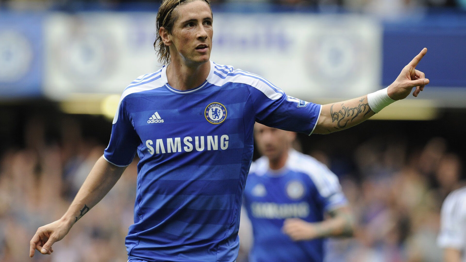 当拜仁的钢铁洪流末节席卷，萨卡在欧冠之巅画出英格兰的彩虹