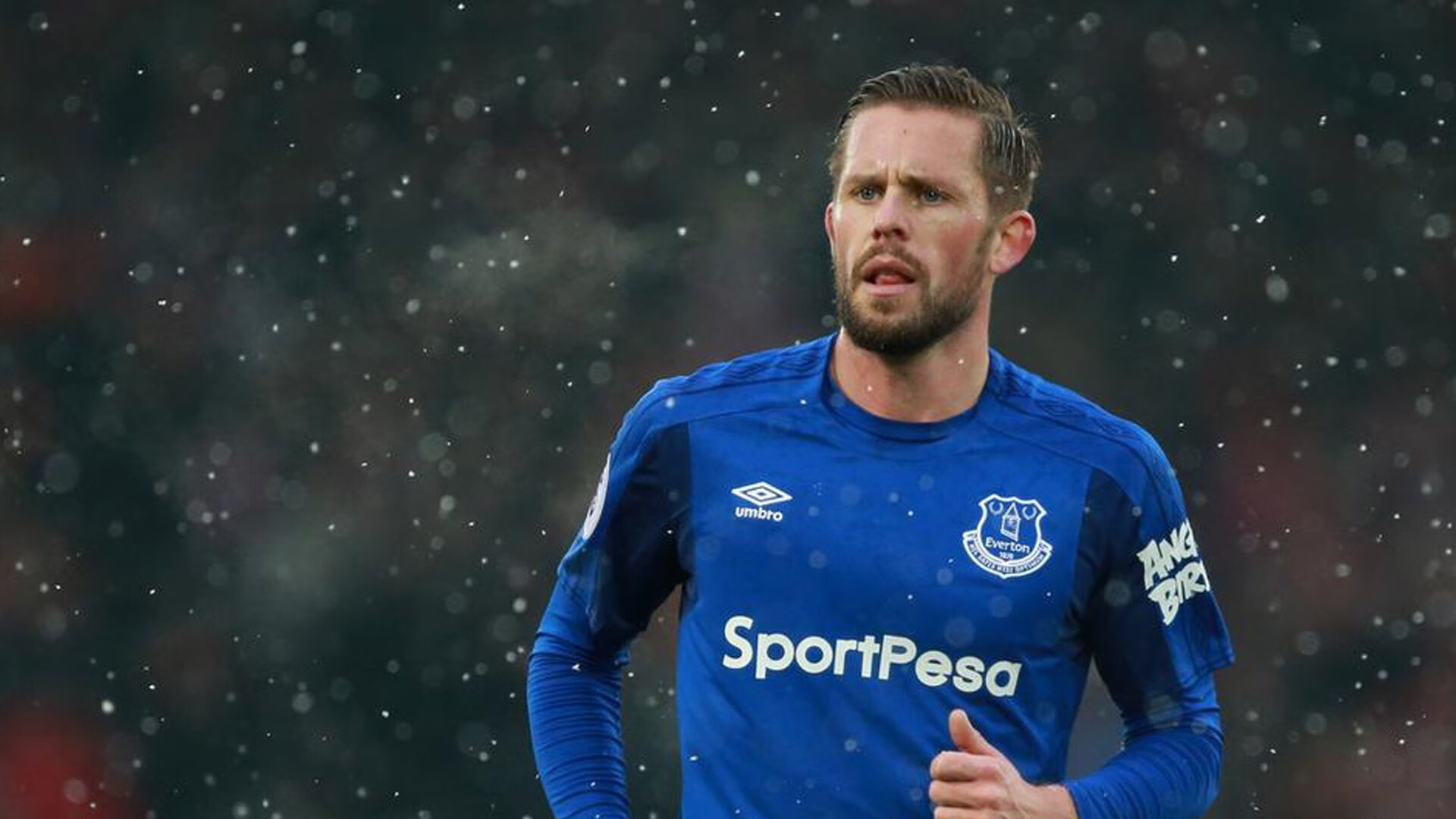 街道赛夜的锋刃，当F1速度邂逅塔图姆的关键一击